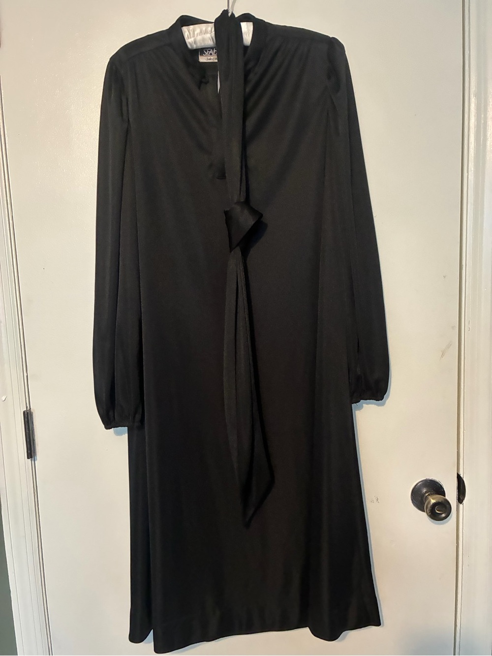 *TRUE VINTAGE*...One Owner... Saks Fifth Avenue Classic Little Black Dress